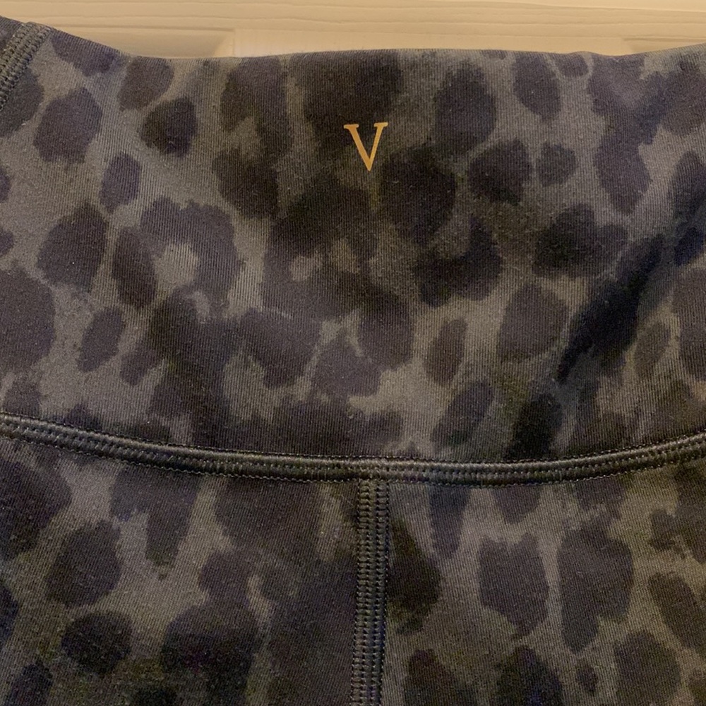 Victoria’s Secret leopard leggings - Picture 3 of 8